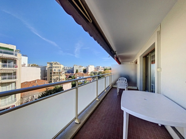 LOCATION ETUDIANTE JUAN LES PINS CENTRE - Semboules - Tanit Immobilier