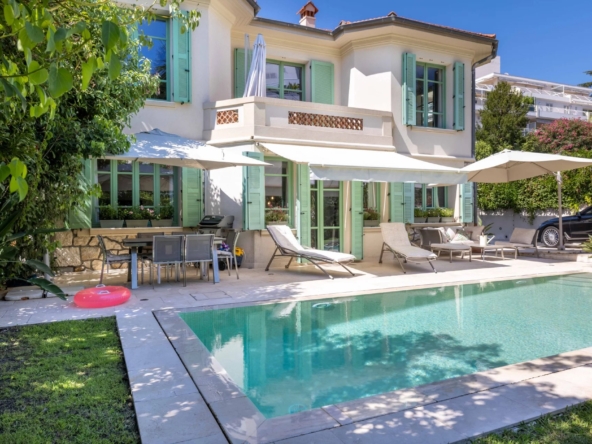 Villa de prestige : un coin de paradis à vendre. - Tanit Immobilier