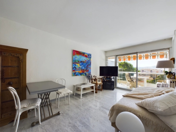 For sale in Juan les Pins, Rostagne, Mas de Tanit residence, 2-room apartment. - Exclusive - Tanit Immobilier