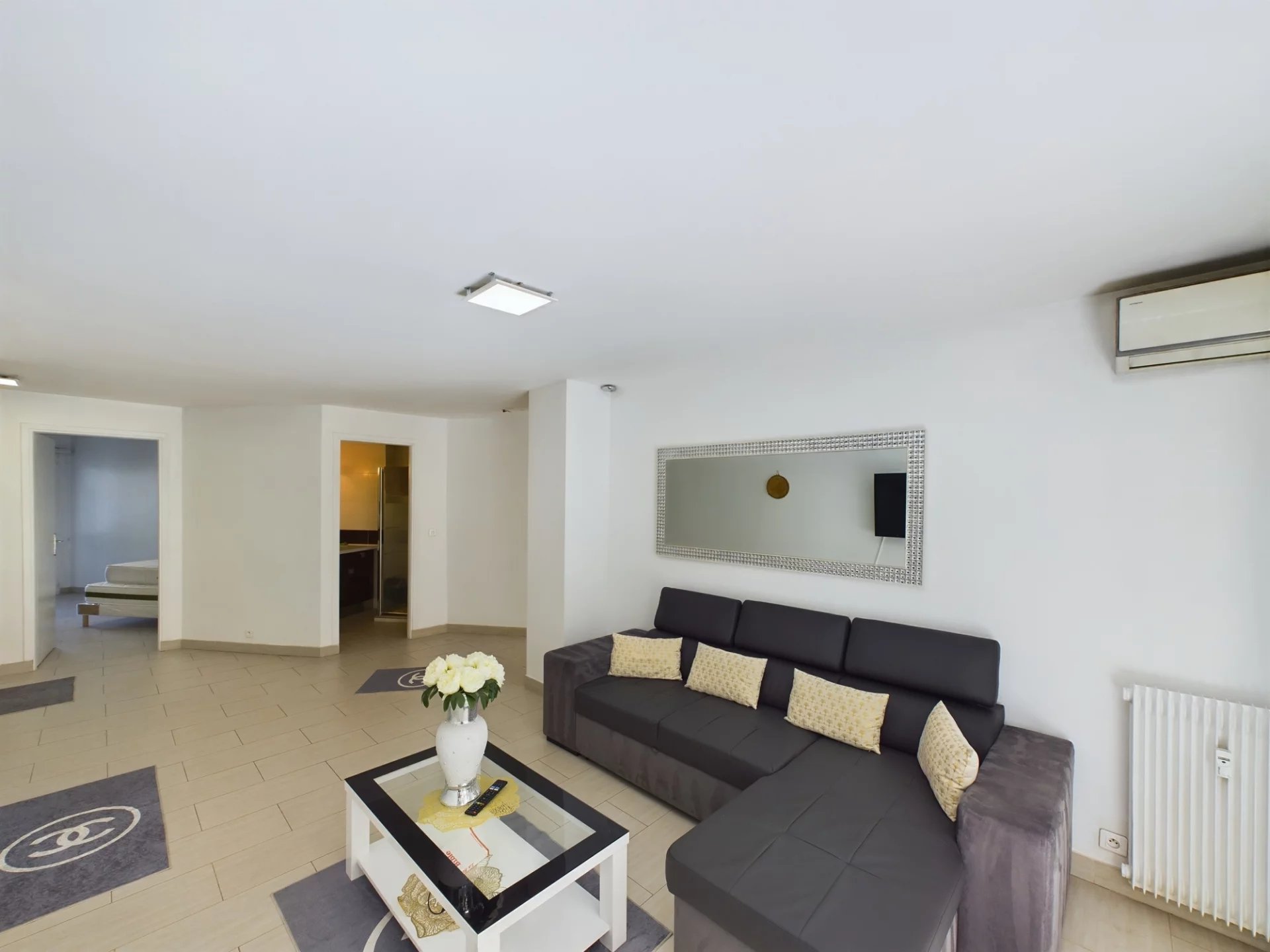 A LOUER 3 PIÈCES TRAVERSANT BOULEVARD WILSON JUAN LES PINS - turnkey - Tanit Immobilier