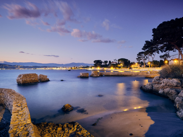 antibes-immobilier -french riveria-france-conseils-juan les pins-bord de mer-mer-vivre en bord de mer