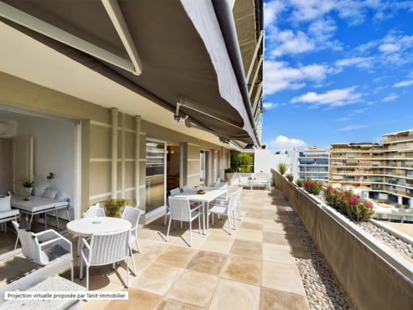 Rare on the market! Stunning 3-room apartment with a 40 m² terrace, offering tranquility and proximity to the beaches - Apartment - Tanit Immobilier