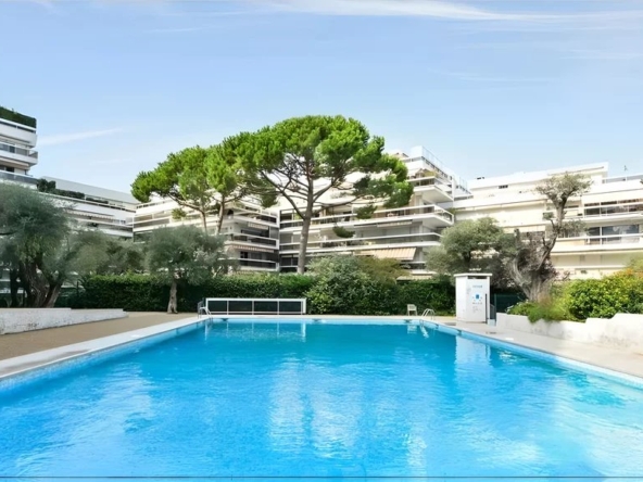 À Vendre : Agréable 2 pièces de 54 m², Juan-les-Pins - Tanit Immobilier